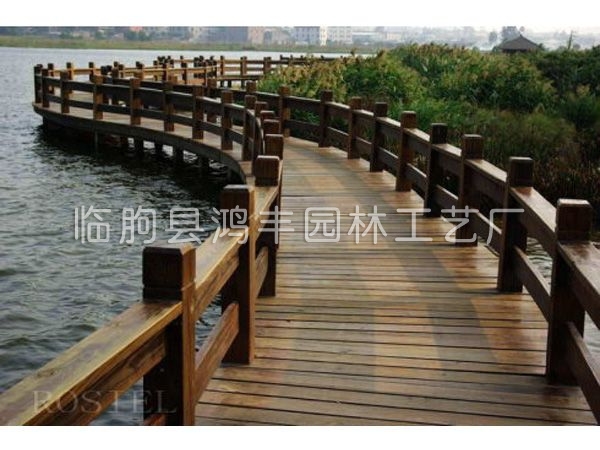 木棧道